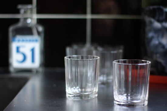 Six verres à eau en verre épais
