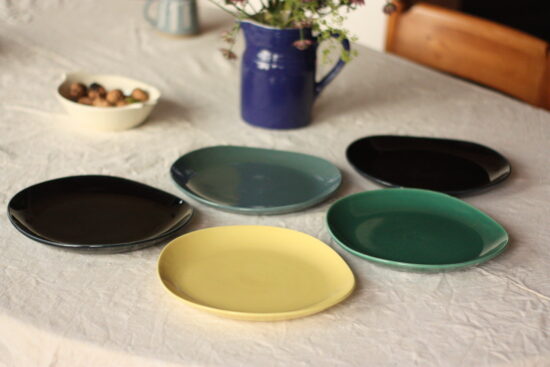 Assiettes à dîner de la collection "Beautyline" de Boch & Frères