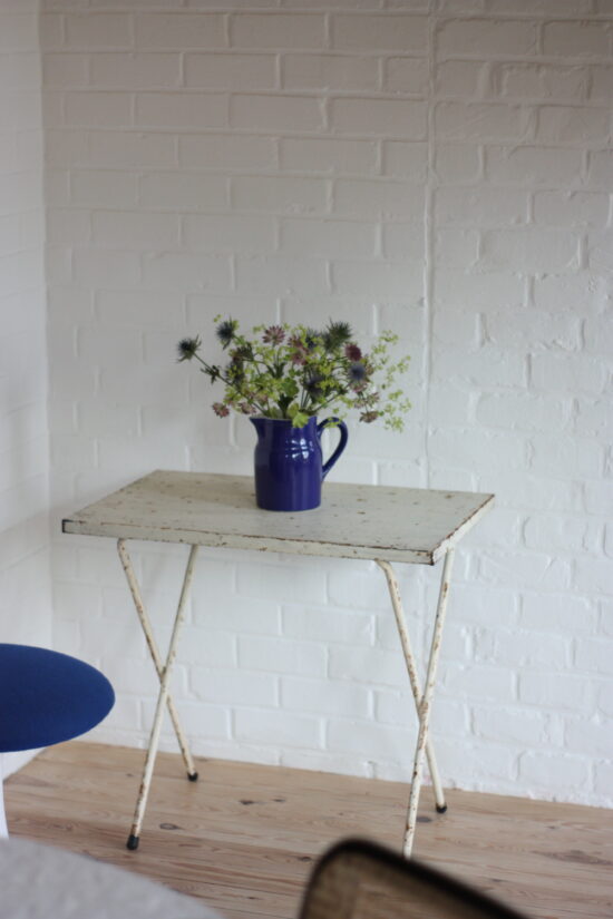 Table d'appoint à poser chez vous